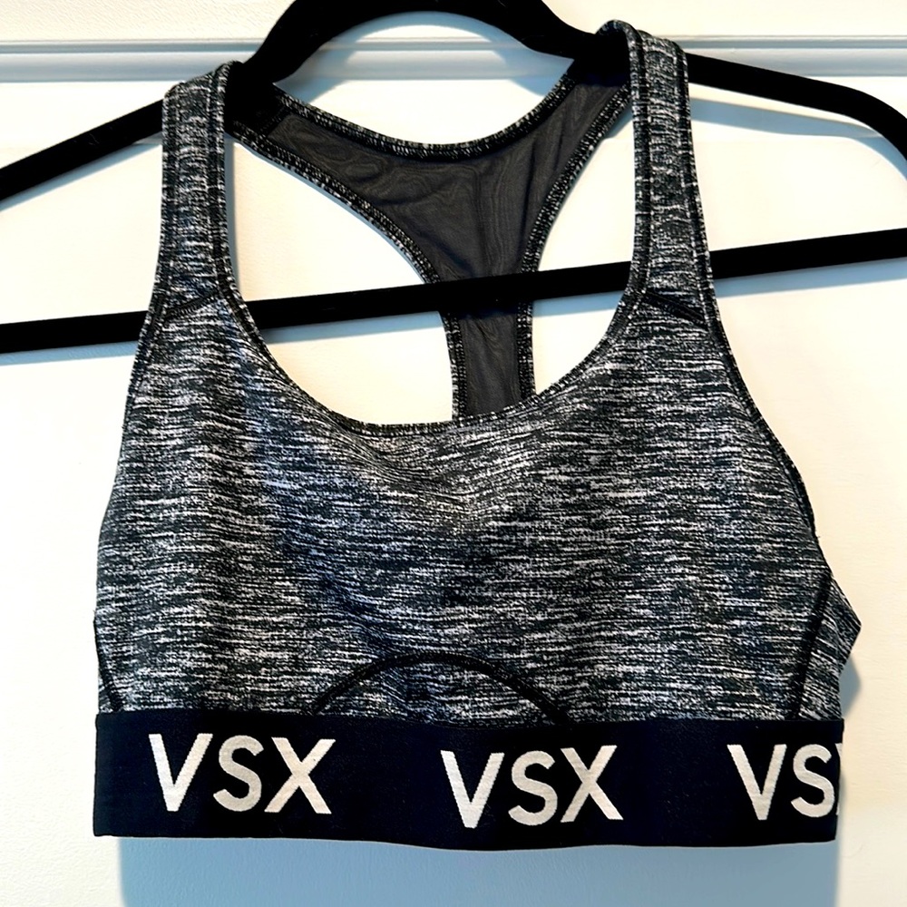 Victoria Sport Medium Sports Bra